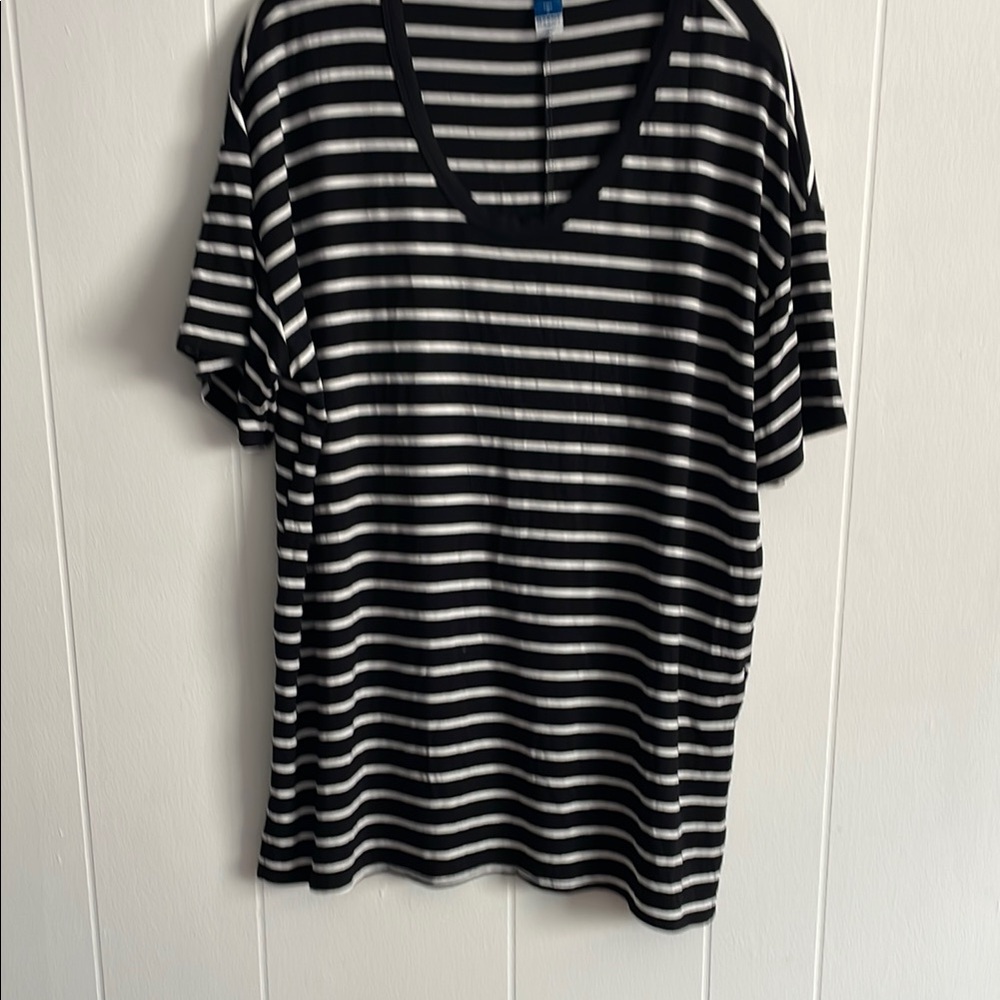 Old Navy Black and White Striped Tee